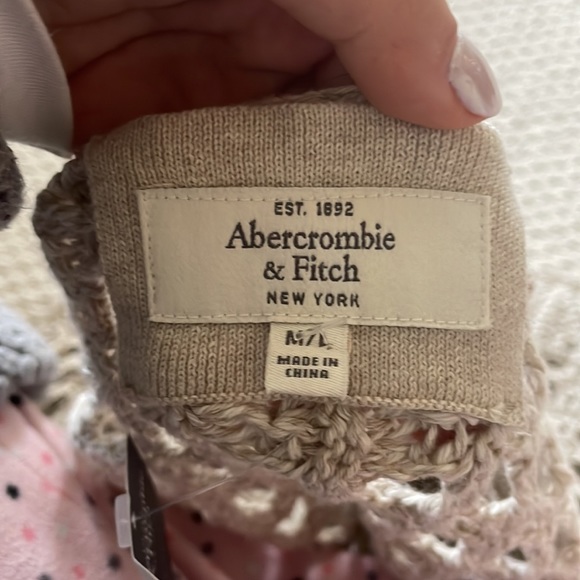 Abercrombie & Fitch 100% Cotton Cream Crochet Shrug (M/L) - Picture 3 of 4
